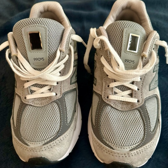 New Balance Shoes - New Balance 990v5 Made in USA - size Women’s 6.5wide